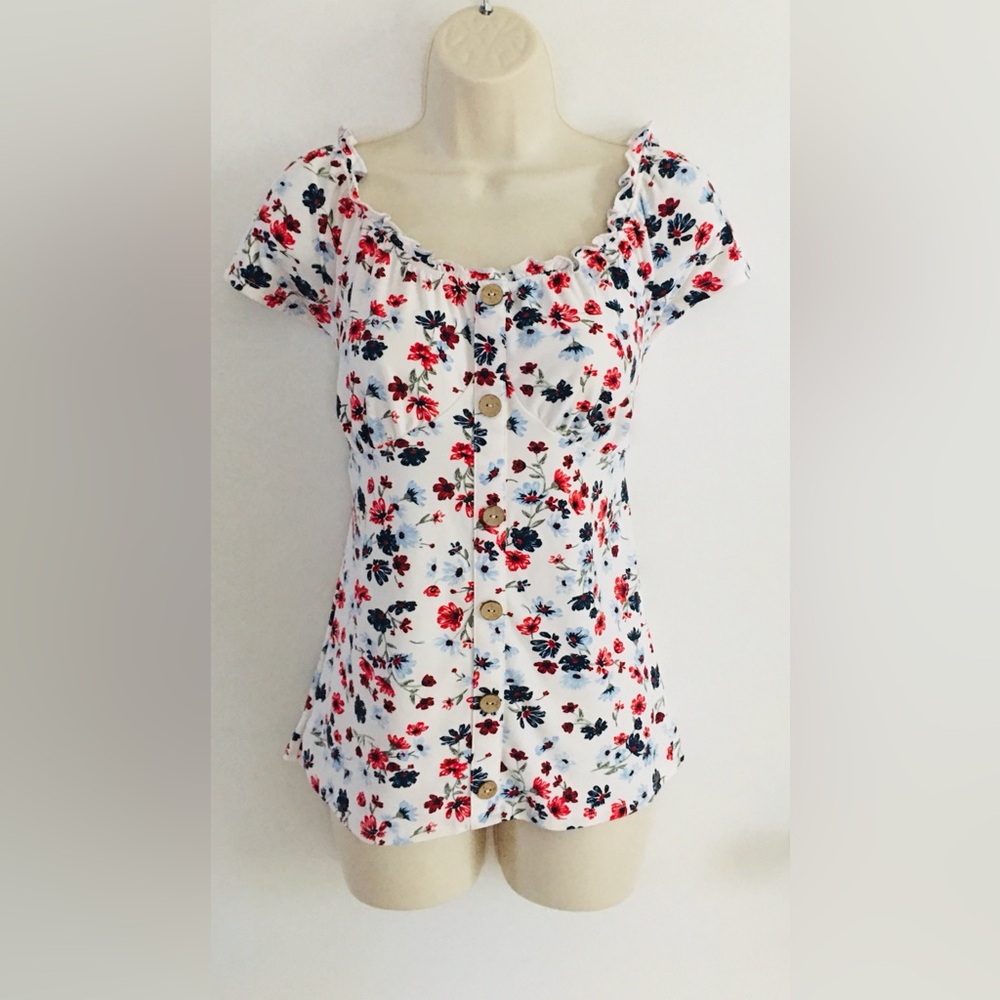 No Boundaries-White floral-short cap sleeve-peasant style knit shirt